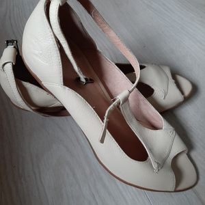 Miz mooz beige leather Mary janes